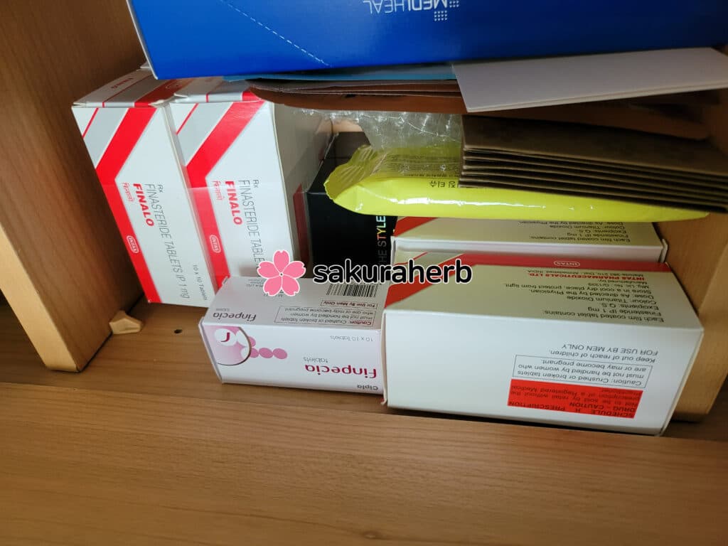핀페시아 주문했다 피나로로 변경해서 받았습니다.