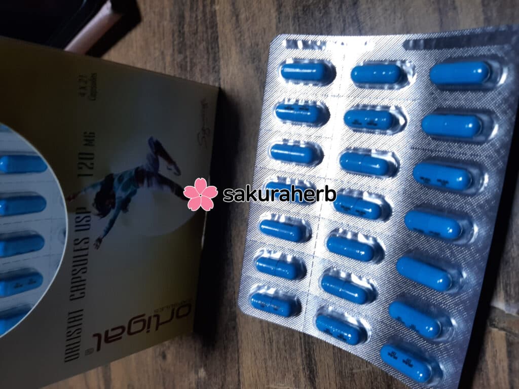올리갈을 주문해서 먹었는데요 설마설마 했는데 깜짝 놀랐습니다 기름진거 먹고 바로 먹고 하루지나고 화장실 가면 기름이 줄줄 나오는거 보고 깜짝 놀랐습니다 남편이랑 하루 3끼중에 가장 기름기 많은 음식을 먹고나면 먹는데요 항상 효과가 좋은거 같아요 이번에 캄보디아로 큰딸이 가게 되었는데 집에 있을때 몇번 먹어보더니 효과가 있었던지 21알을 몰래 가지고 갔다네요ㅋㅋ 좀 있으면 3개월만에 한국에 귀국하는데요 자기도 계속 먹겠다고 더 사달라고 하네요 그래서 알겠다고 했습니다 40대가 되니 나잇살이지 살도 짜고 자꾸만 뱃살이 늙어서 1년전부터 남편이랑 꾸준히 걷기운동을 했지만 뱃살 만큼은 빠지지 않았어요 하지만 올리갈을 먹은뒤로는 배가죽도 얇아지는것 같고 배도 좀 들어가는거 같아서 너무 좋습니다 앞으로도 계속 꾸준히 복용하게 싶습니다 이 사이트 통해서 우리가족들이 여러가지 제품을 애용중인데요 제품들이 모두 좋은거 같아요 효과도 좋구요 너무너무 감사합니다 수고하시고 앞으로도 좋은 제품 많이 만들어 주세요 가족들 필요한 제품 계속 꾸준히 섭취하고 건강 챙길게요 너무 감사합니다 또 다른제품 이용하면 후기 남길게요 안녕히 계셔요