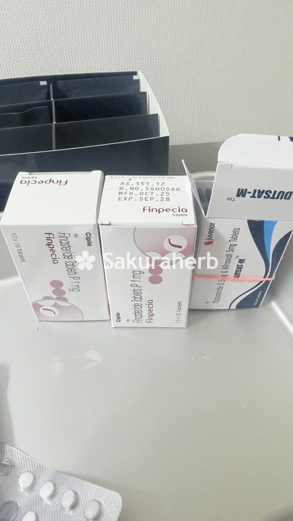 후기 - 핀페시아 300정 + 미녹시딜 5 300정 (피나스테리드 Finasteride 1mg + 미녹시딜 Minoxidil 5mg)