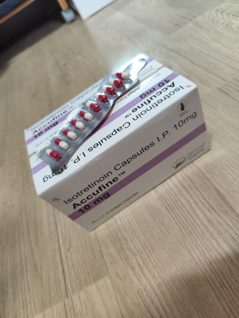 후기 - 아큐파인 10 (이소트레티논 Isotretinoin 10mg) - 200정