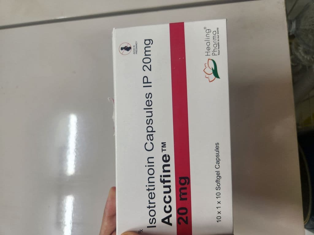 후기 - 아큐파인 20 (이소트레티논 Isotretinoin 20mg) - 300정