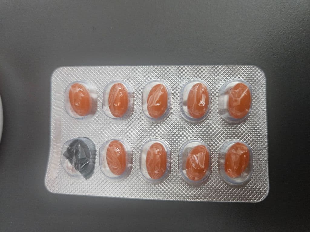 후기 - 아큐파인 40 (이소트레티논 Isotretinoin 40mg) - 100정