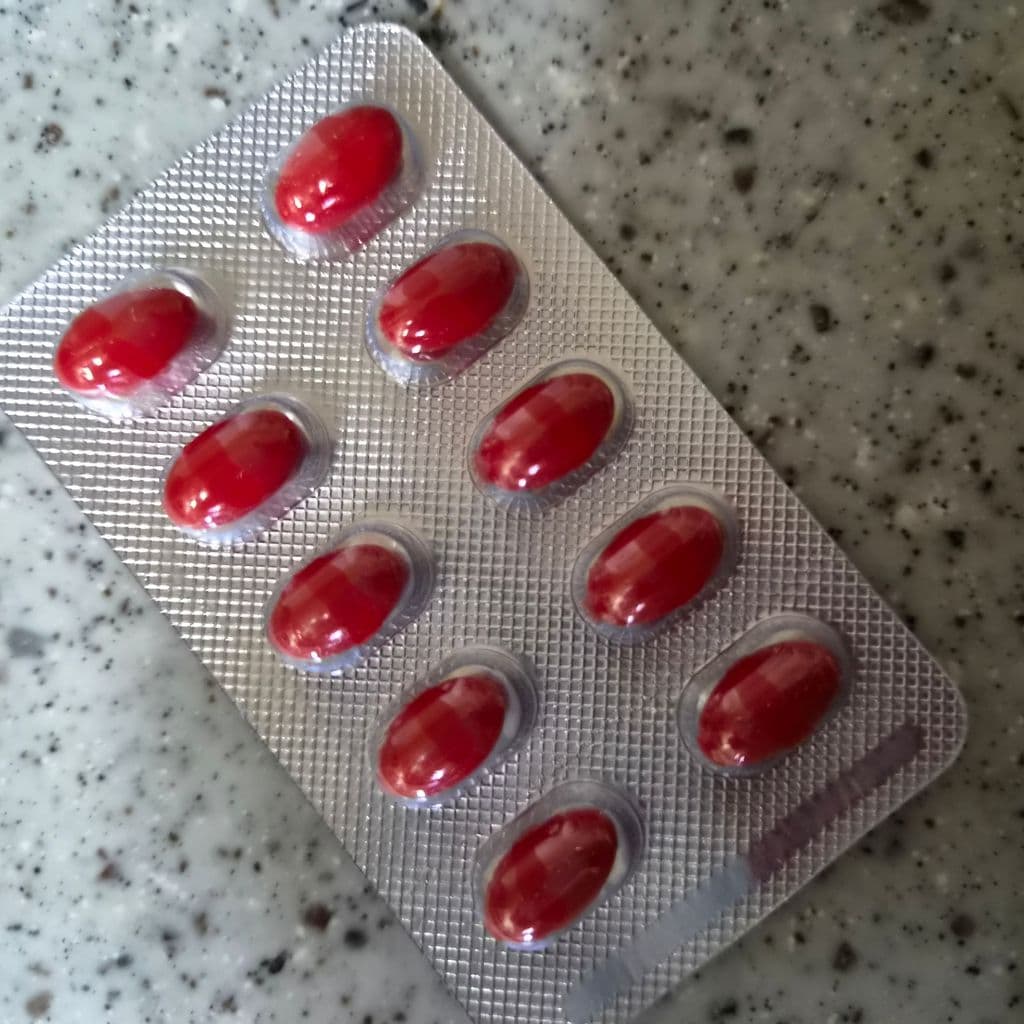 후기 - 아큐파인 20 (이소트레티논 Isotretinoin 20mg) - 100정